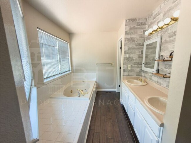 Building Photo - 5545 Chad Ct