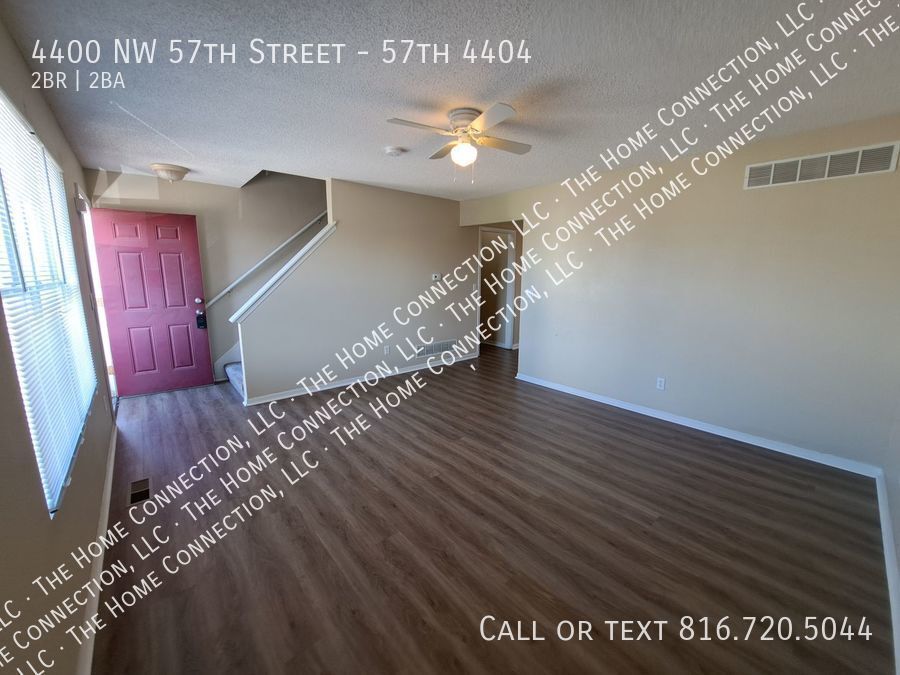 4400 NW 57th St Unit 57th 4404, Kansas City, MO 64151 Room for Rent