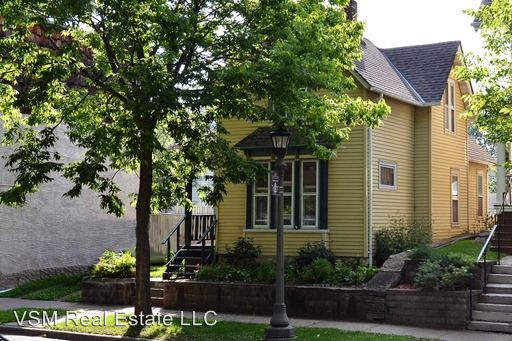 Primary Photo - 704 4th St E