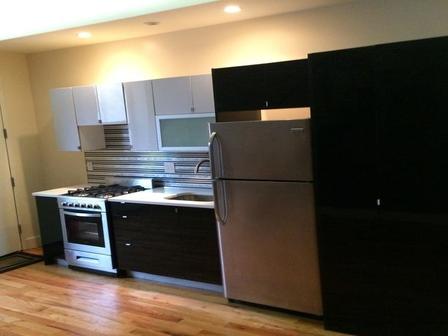 Foto principal - 855 Knickerbocker Ave