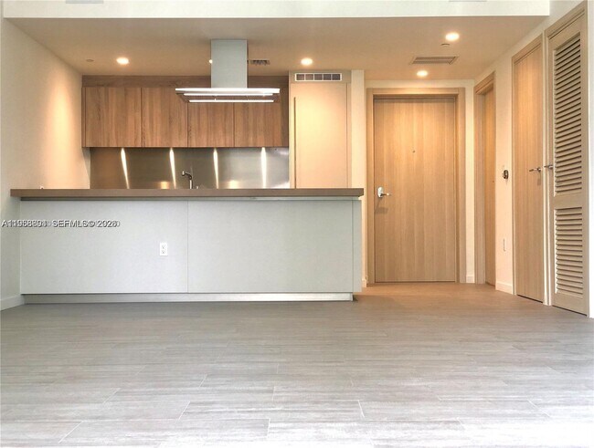 Building Photo - 1000 Brickell Plaza