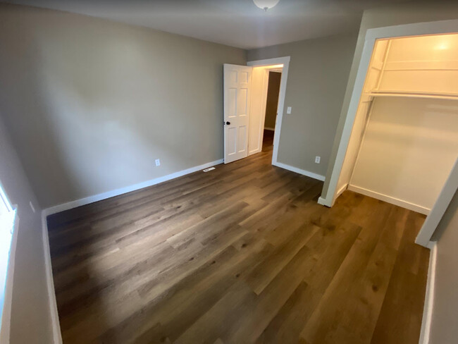 Building Photo - 46 Oak Ter