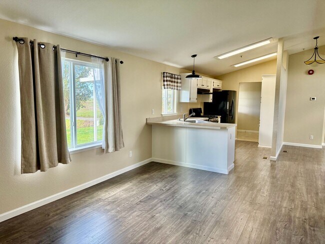 Foto del edificio - 600-606 Dolan Rd