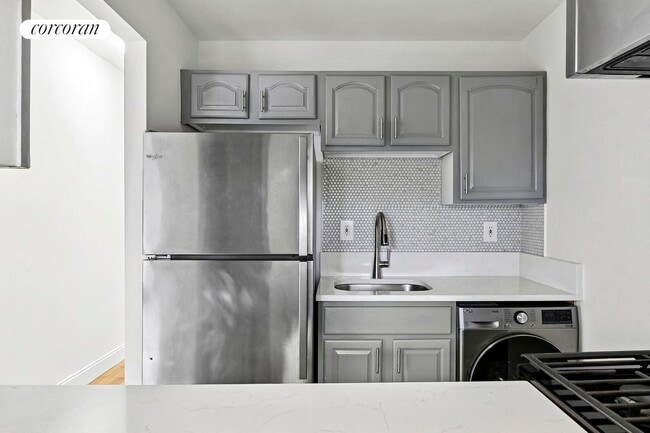 Foto del edificio - 722 Marcy Ave