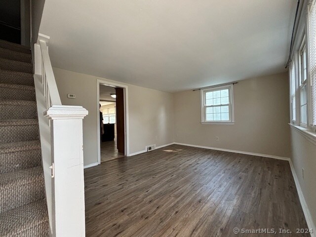 Building Photo - 10 Sachem St