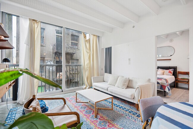 Building Photo - 219 E Georgia St