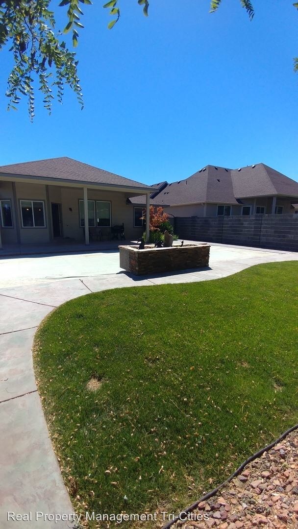 Building Photo - 4 br, 2 bath House - 614 Huntington Pl
