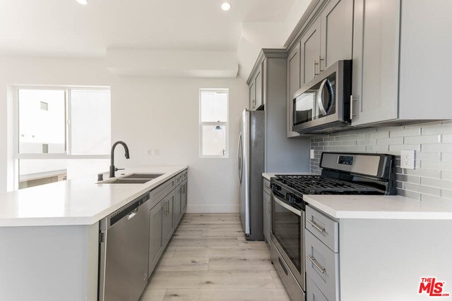 Building Photo - 1238 N Beachwood Dr