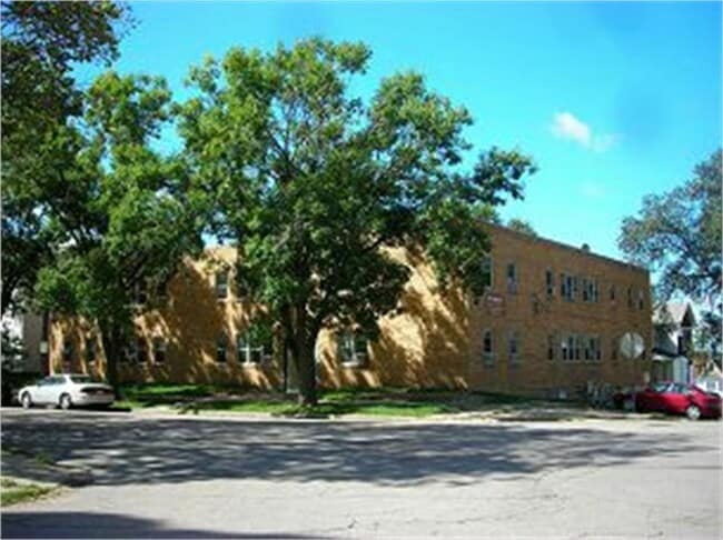 Building Photo - 921 Jackson St