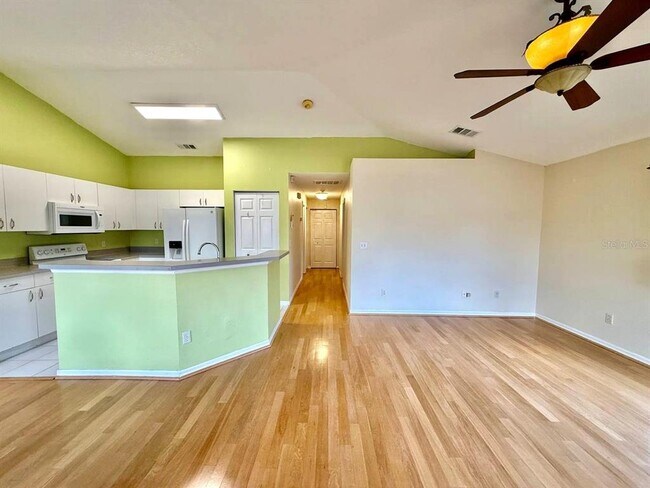 Foto del edificio - 6807 Kingston Dr