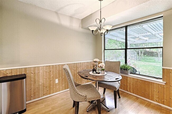 Foto del edificio - 513 Owens Dr