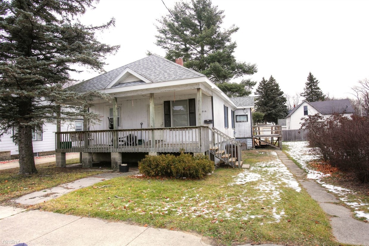 816 3rd Ave, Cadillac, MI 49601 House Rental in Cadillac, MI