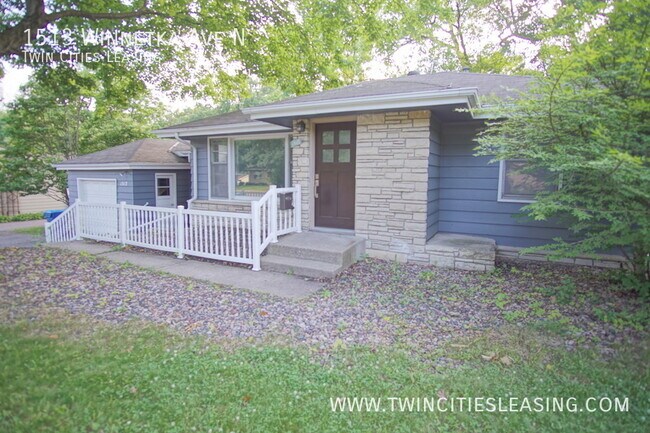 Foto del edificio - 1513 Winnetka Ave N