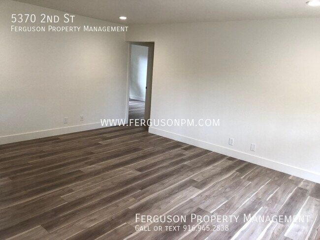 Foto del edificio - Tastefully Remodeled Solar Home in a Class...