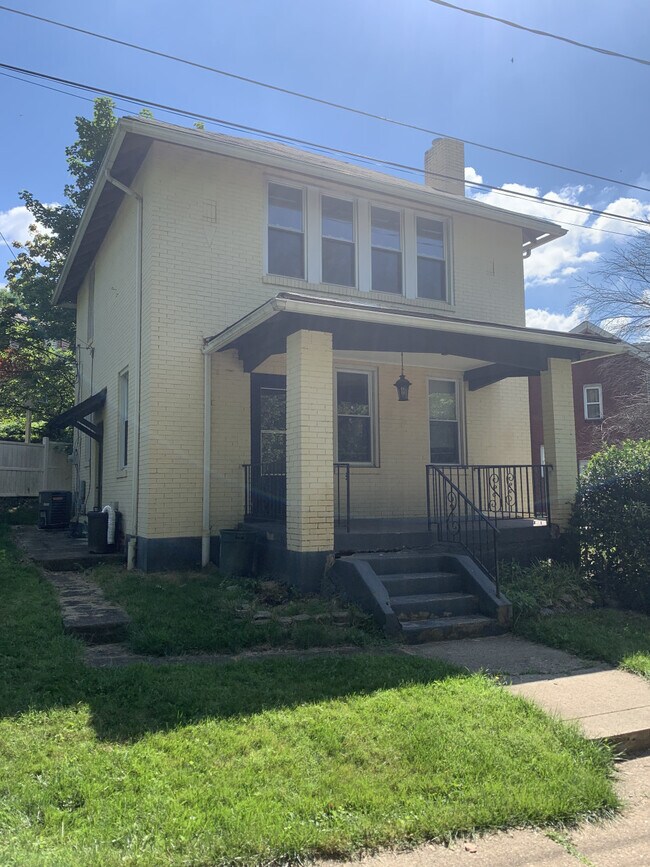 Building Photo - 225 Avenue B