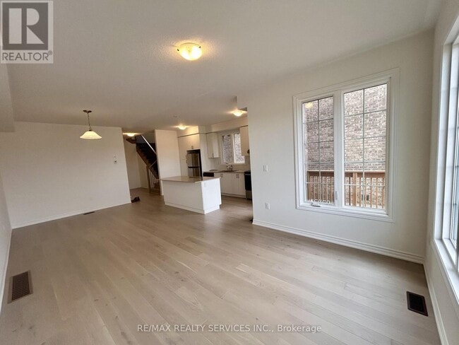 Building Photo - 8 Bridgeland Dr.