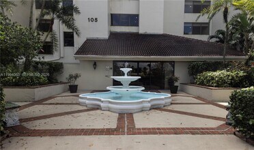 Building Photo - 105 Lake Emerald Dr