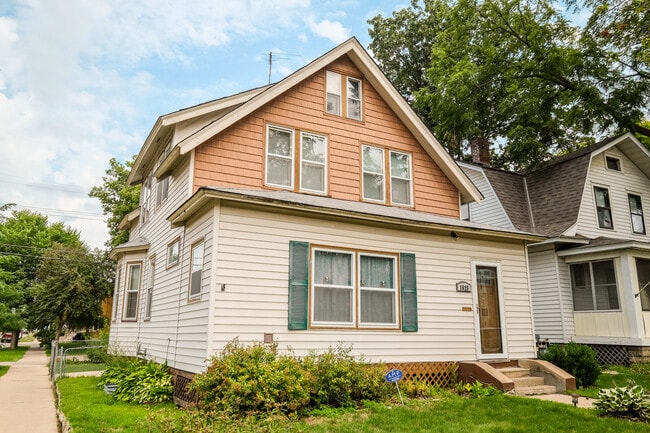 Building Photo - 1625 Selby Ave