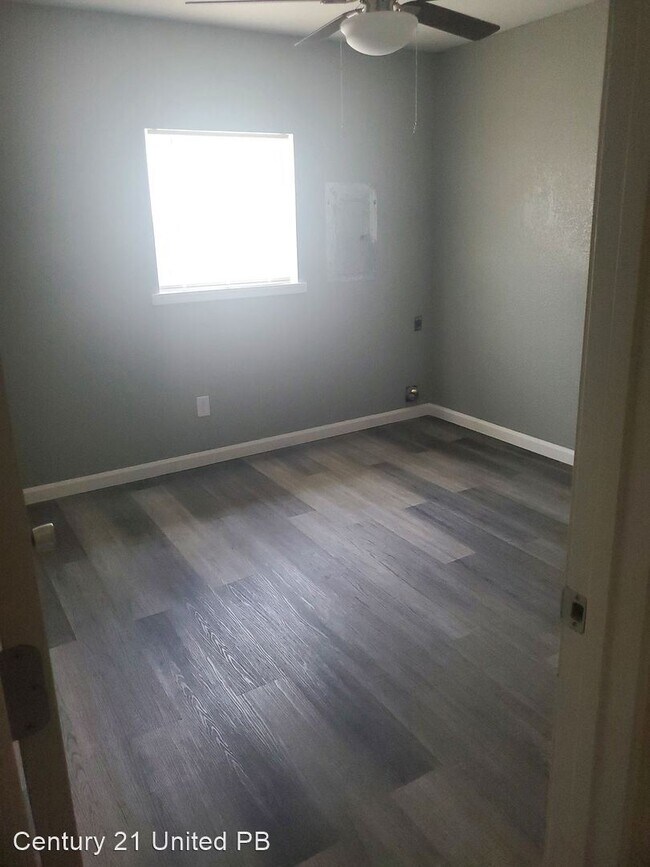 Building Photo - 2 br, 1 bath House - 2403 S Laurel