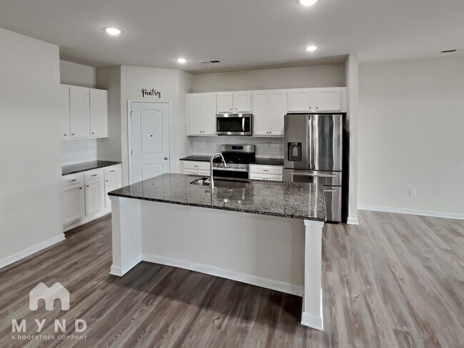 Foto del edificio - 5049 Markfield Ln