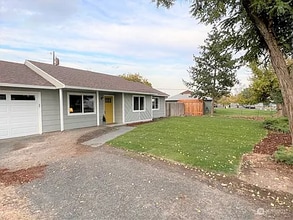Building Photo - 1127 Arlington Dr