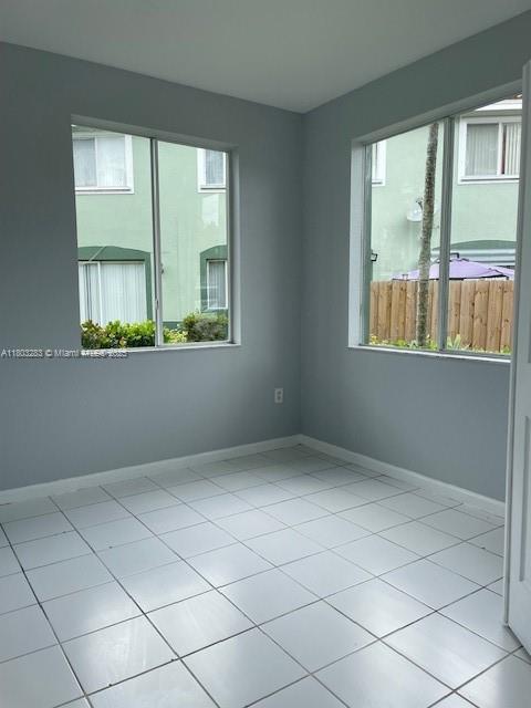 Building Photo - 1586 SE 27th Ct