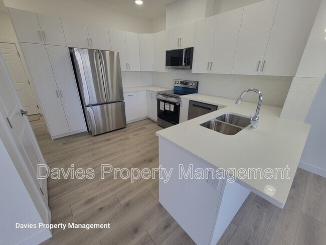 Building Photo - 7110 Keswick Dr SW