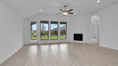 Building Photo - 2910 Starling Dr