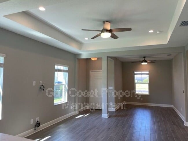 Building Photo - 2620 Star Apple Wy