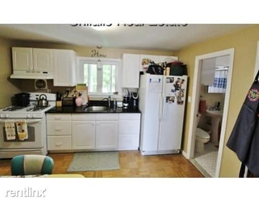 Building Photo - 1 br, 1 bath Duplex - 27 Creeley Rd