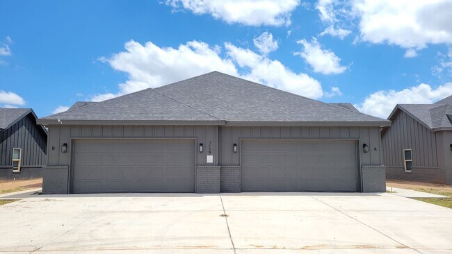 Building Photo - 7127 22nd Pl