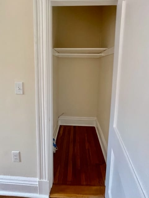 Building Photo - 27 Park Dr