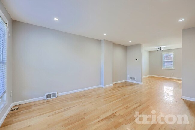 Building Photo - 7908 St Monica Dr