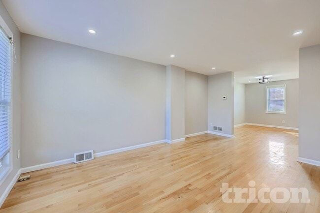 Foto del edificio - 7908 St Monica Dr