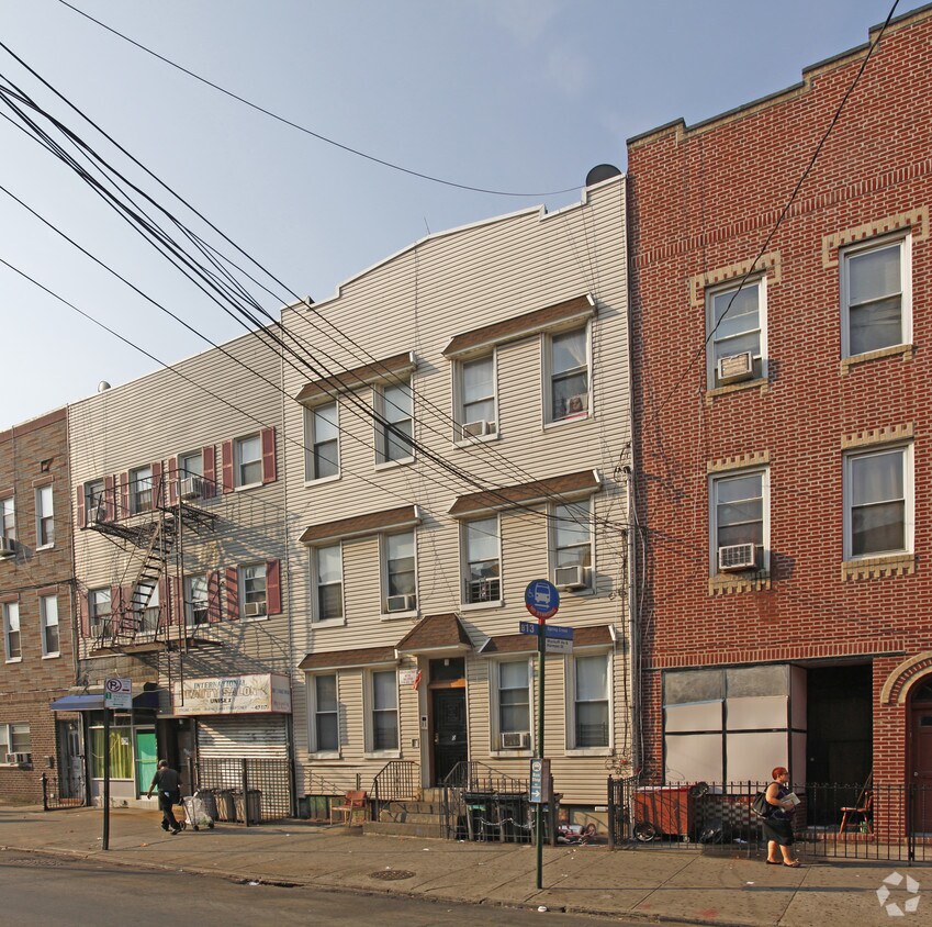 Primary Photo - 170 Wyckoff Ave