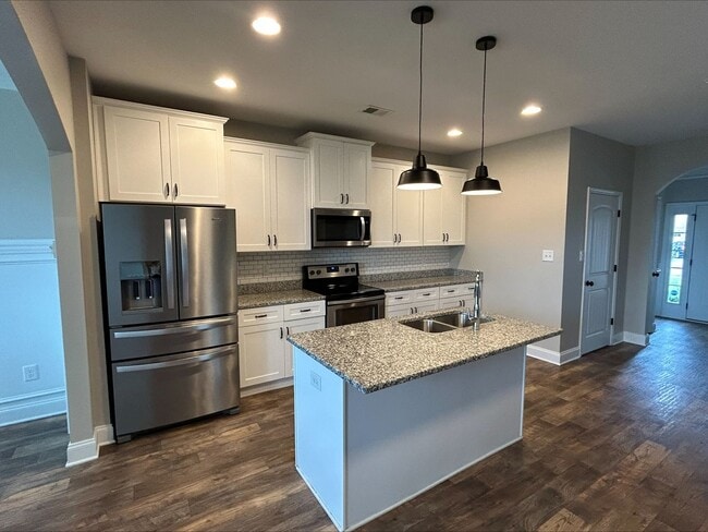 Building Photo - Stunning 4BR + Bonus Room Home Near Oaklan...