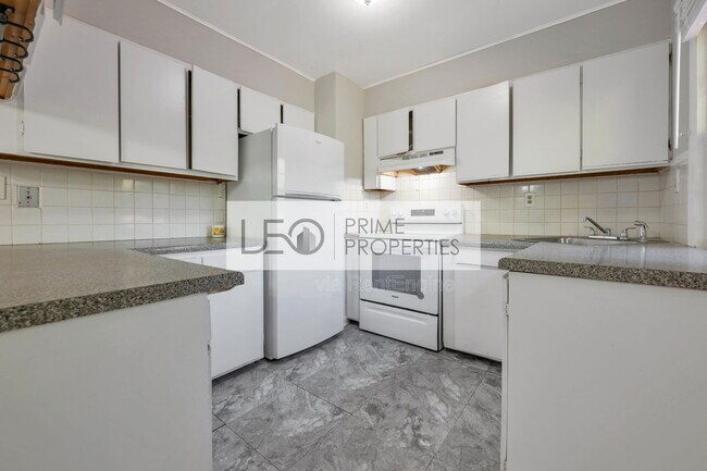 Foto del edificio - 3168 Bluebird Ln