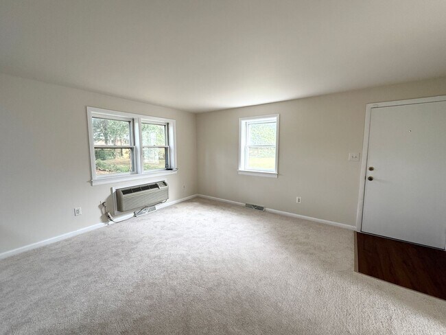 Building Photo - Refreshed One Bedroom in the City