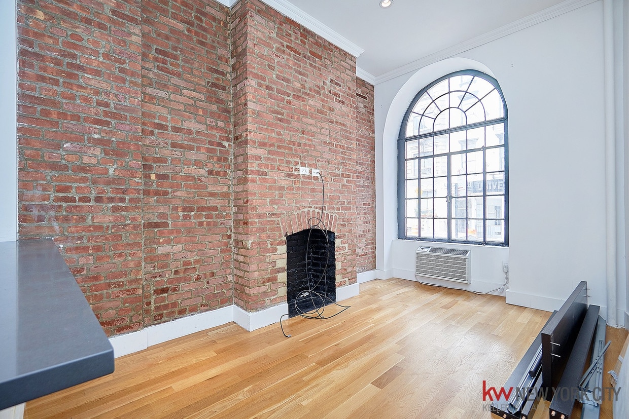 Primary Photo - 234 East 33rd Street