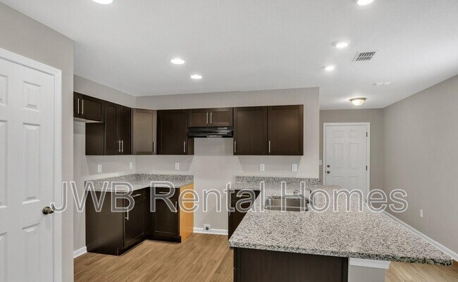 Foto del edificio - 7609 Eaton Ave