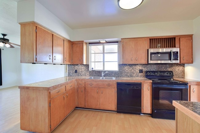 Kitchen 2 - 6744 E Almeria Rd