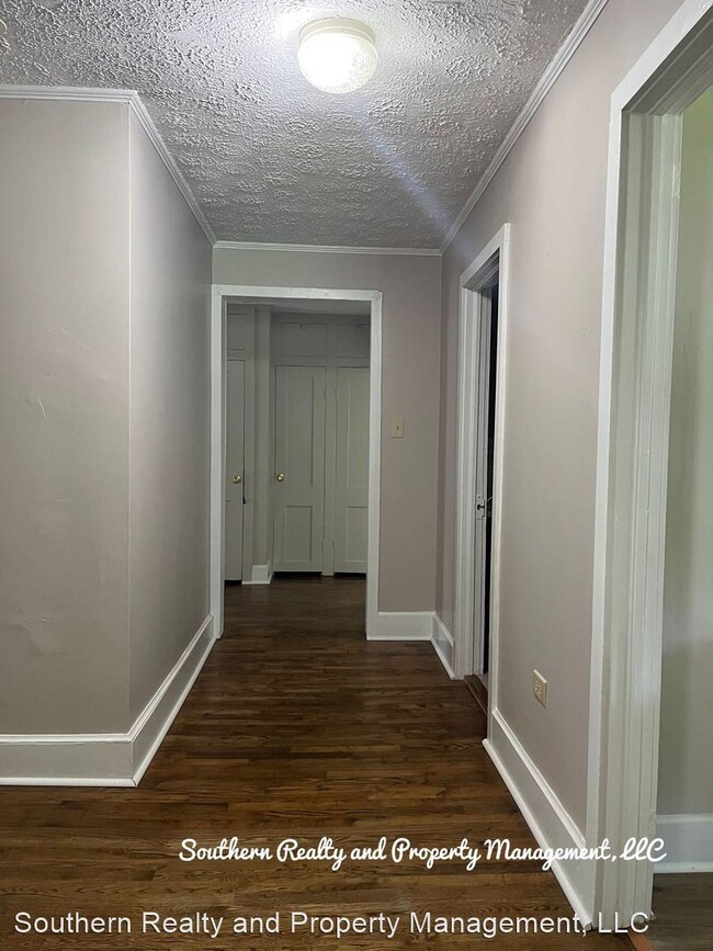 Foto del edificio - 3 br, 1 bath House - 210 North Ashurst Avenue