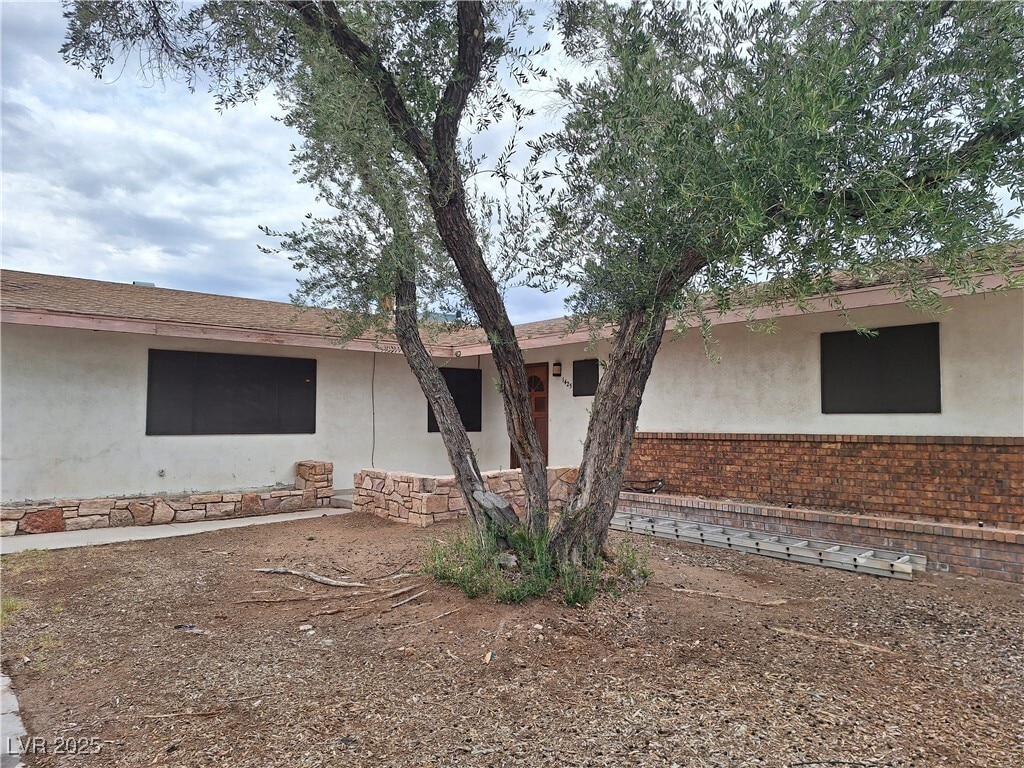 Primary Photo - 1425 Vista Dr