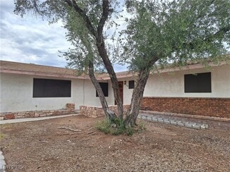 Building Photo - 1425 Vista Dr