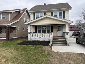 Building Photo - 13715 Thornhurst Ave