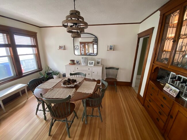 Building Photo - 23 Train St