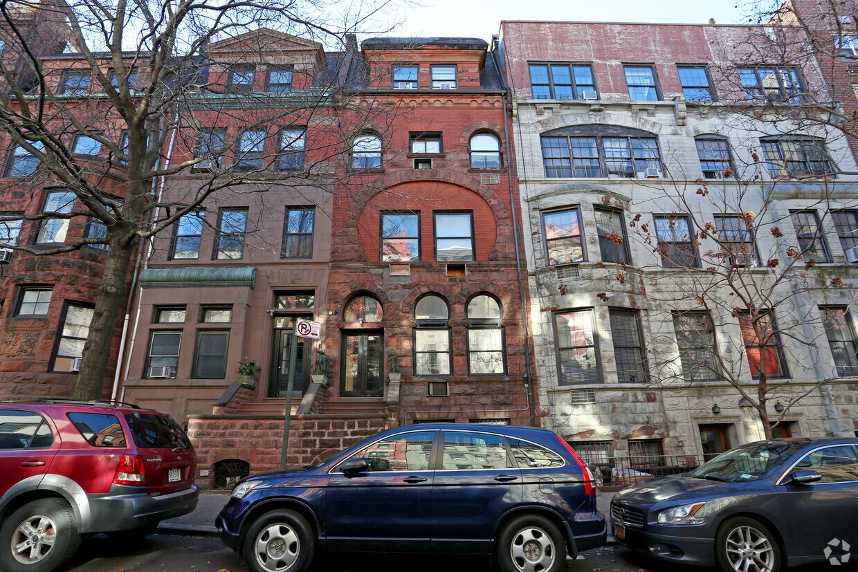 Building Photo - 156 W 76th St