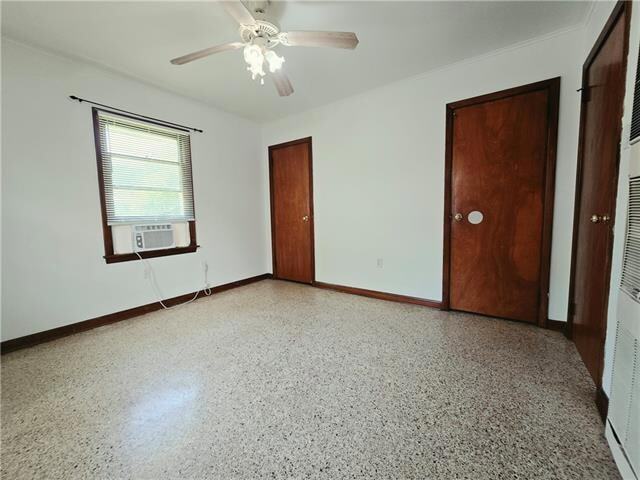 Foto del edificio - 720 Oaklawn Dr