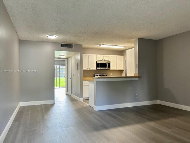Building Photo - 1808 Meadows Cir W