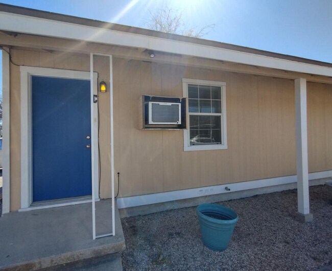 Building Photo - 1204 Bundrant Dr